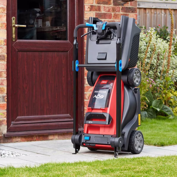 TORO 60V MAX 17in Battery Self Propelled Mower - storage TORO 60V MAX 17in Battery Self Propelled Mower - 4Ah Kit